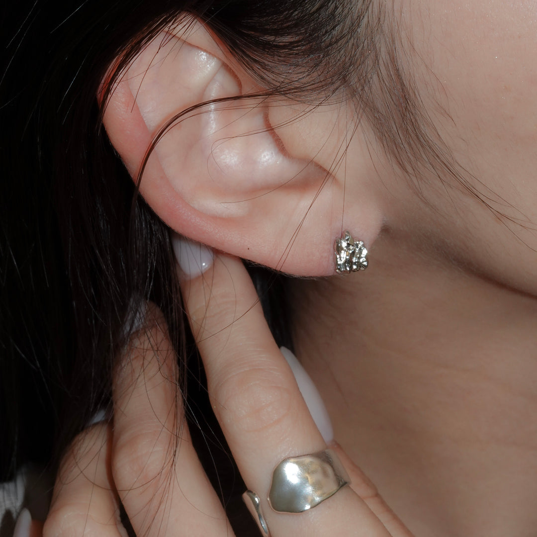 Mountain pierced earrings