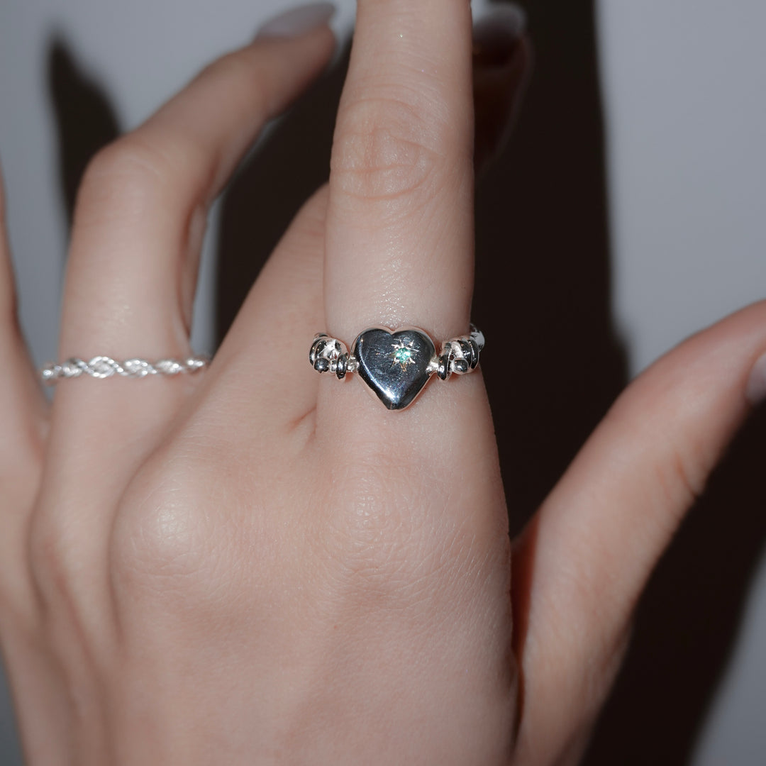 Engraved heart double side ring- Emerald