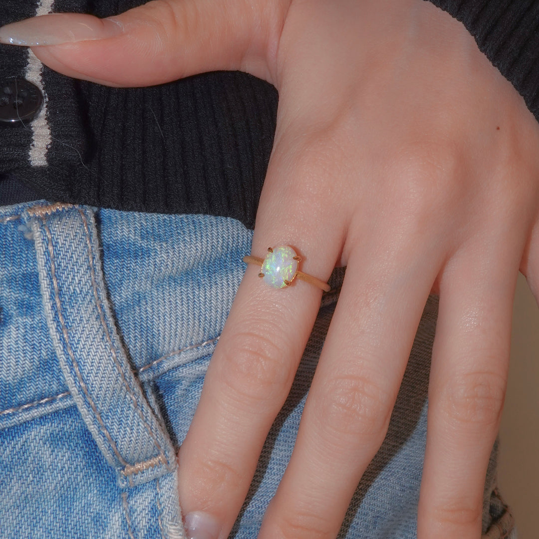 Cabochon opal ring A