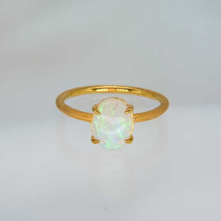 Cabochon opal ring A