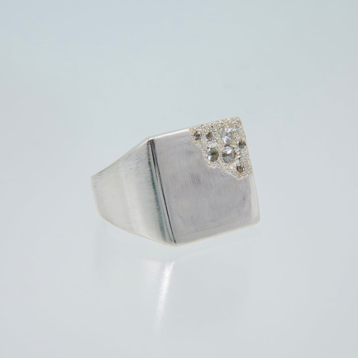 Hii Ring (White)