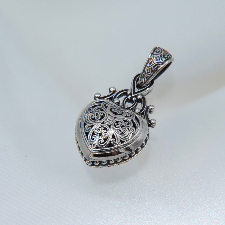 Garden Shadows Hearts Charm_3554