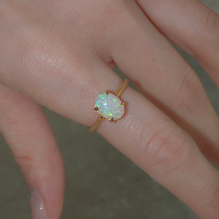 Cabochon opal ring A
