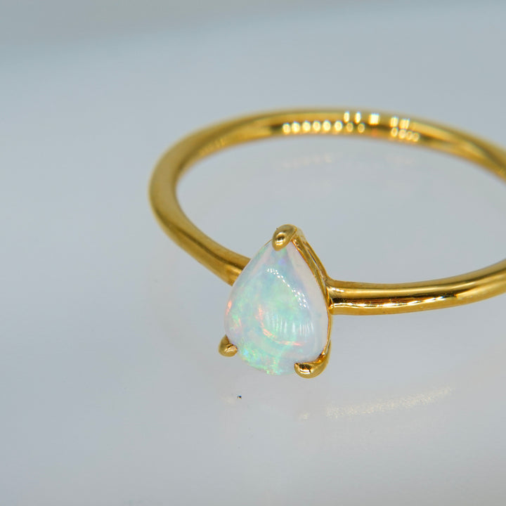Cabochon opal ring B