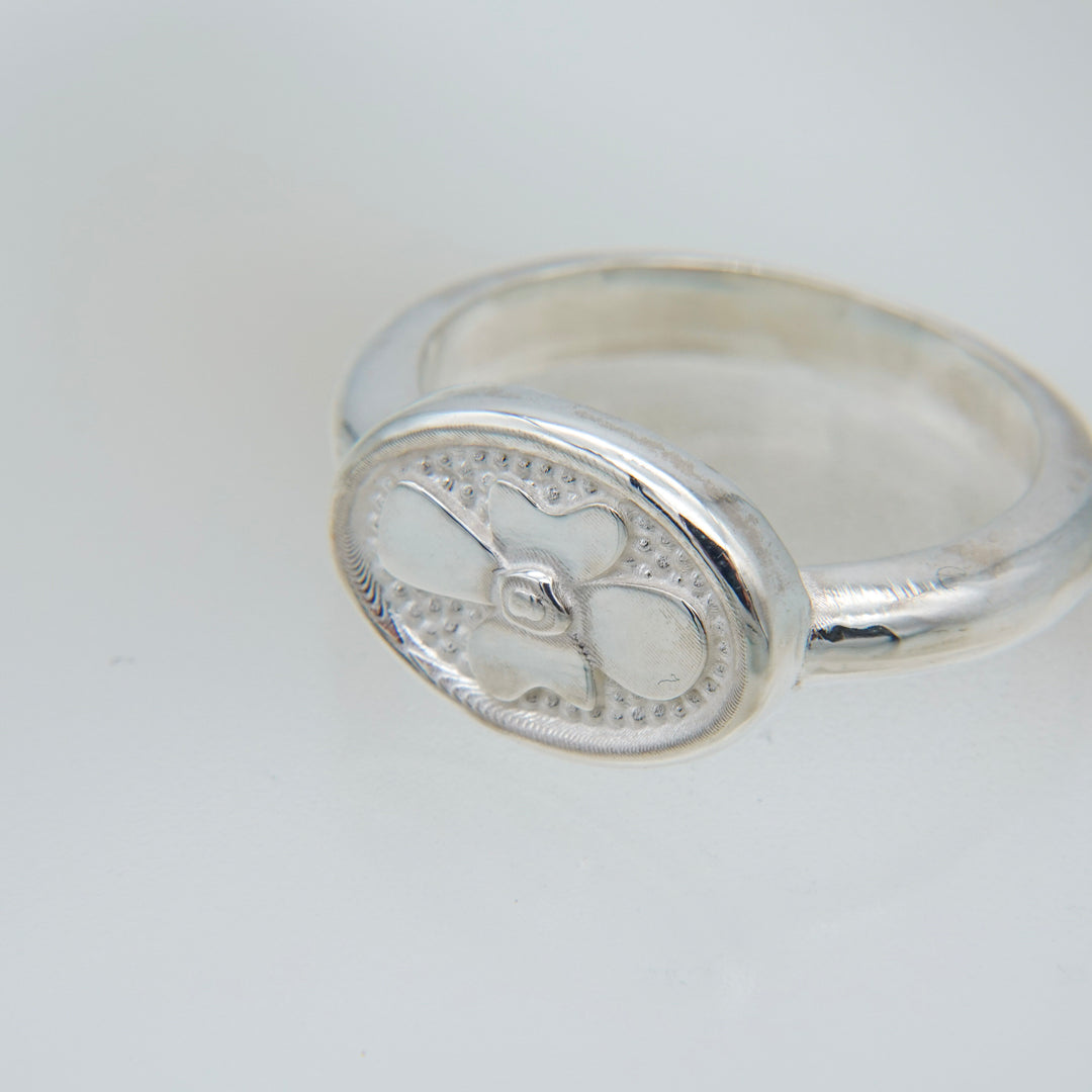 signet flower ring