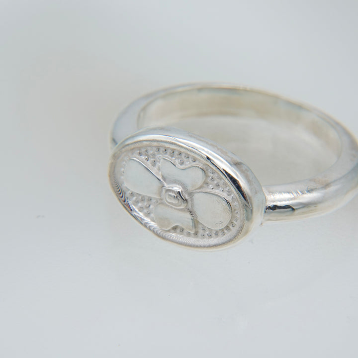 signet flower ring