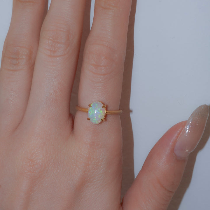 Cabochon opal ring A