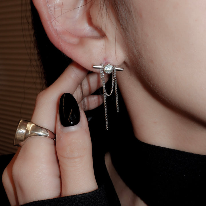 Axis earring with chain