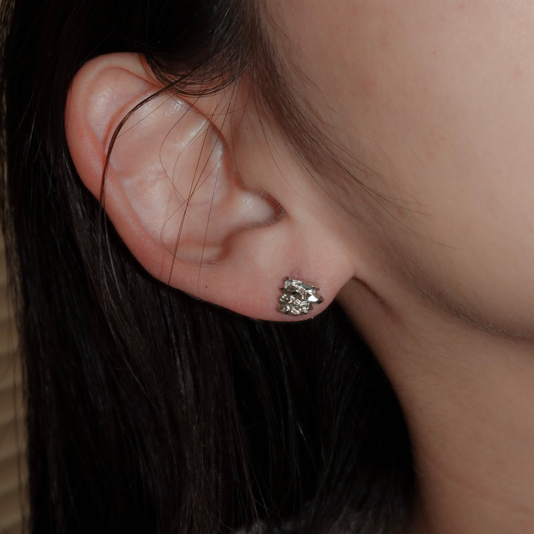 Mountain pierced earrings