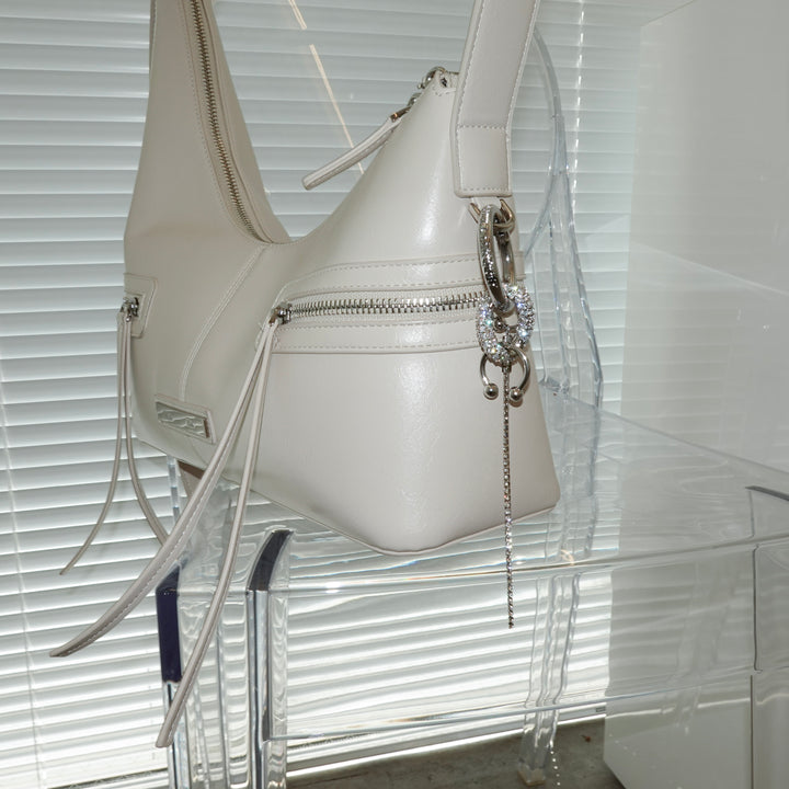 DOLLY CRYSTAL KEYCHAIN