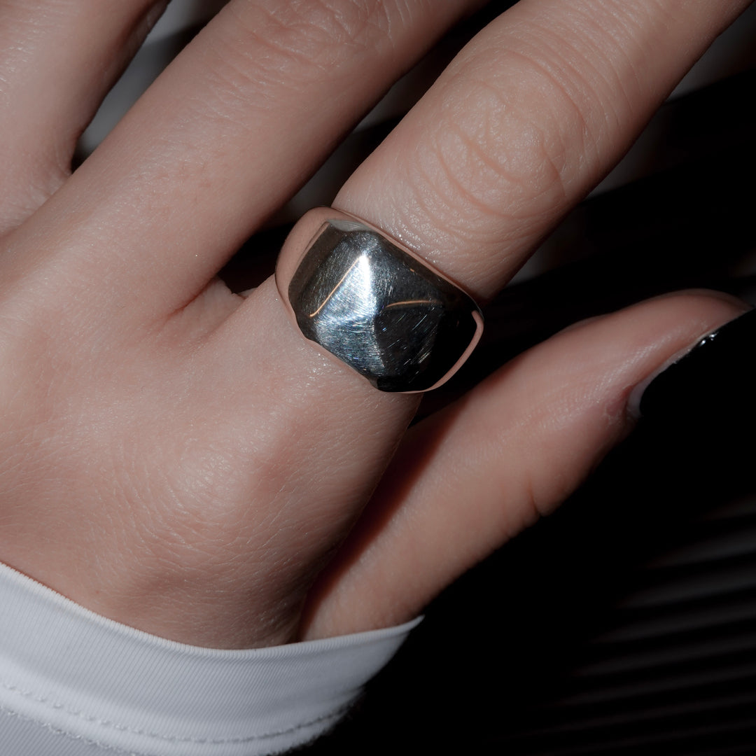 Stone cut ring medium