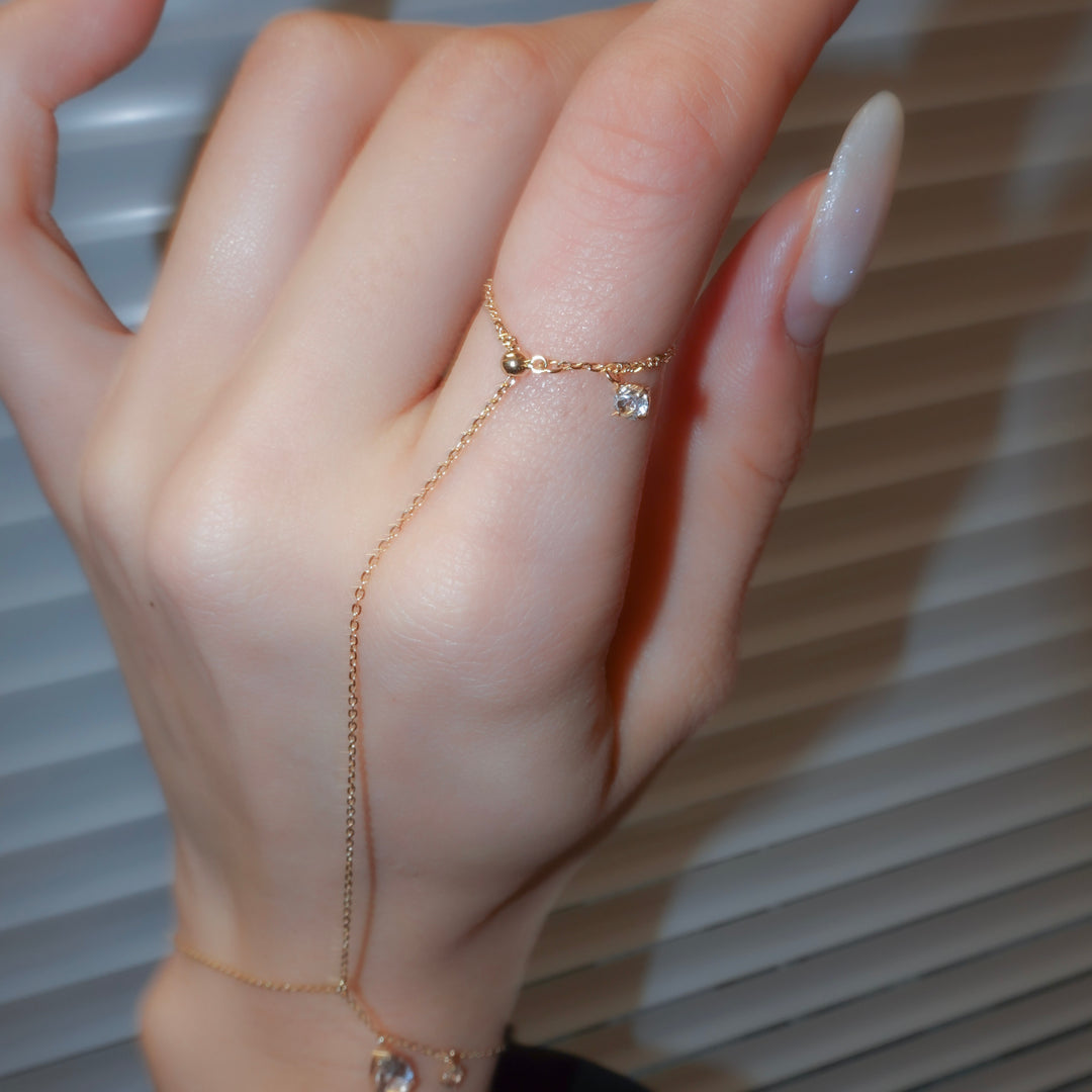 FALLING DEW HAND BRACELET