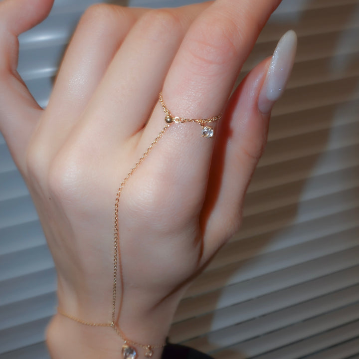 FALLING DEW HAND BRACELET