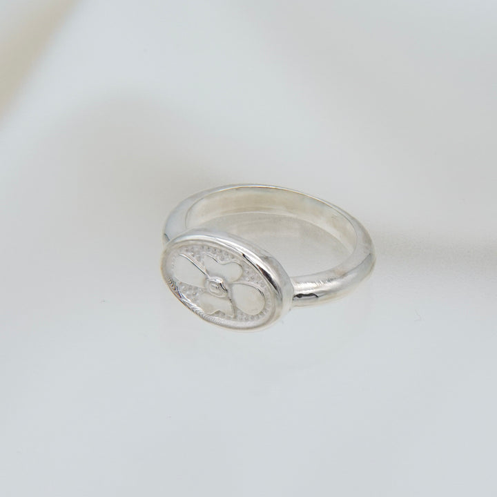 signet flower ring
