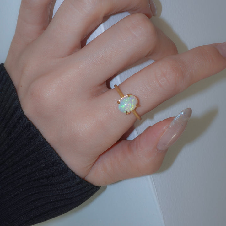 Cabochon opal ring A