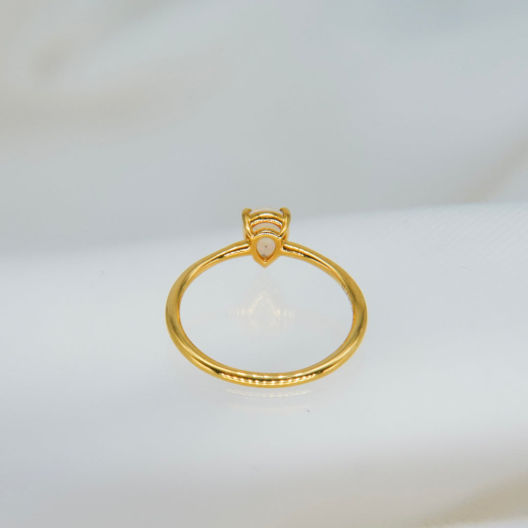 Cabochon opal ring B