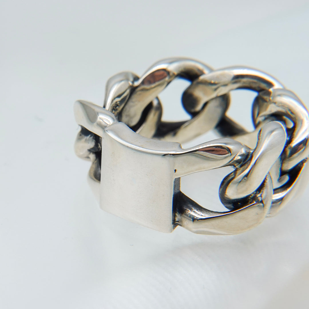 "Chain" plate ring