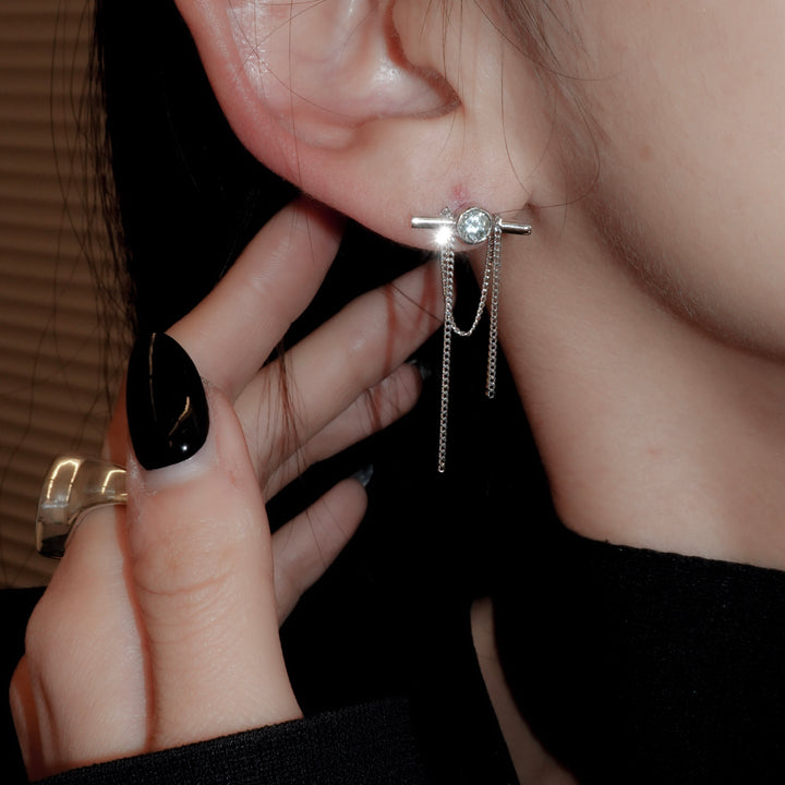 Axis earring with chain