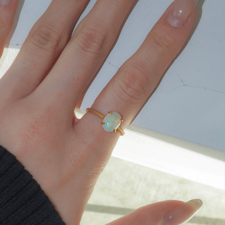 Cabochon opal ring A