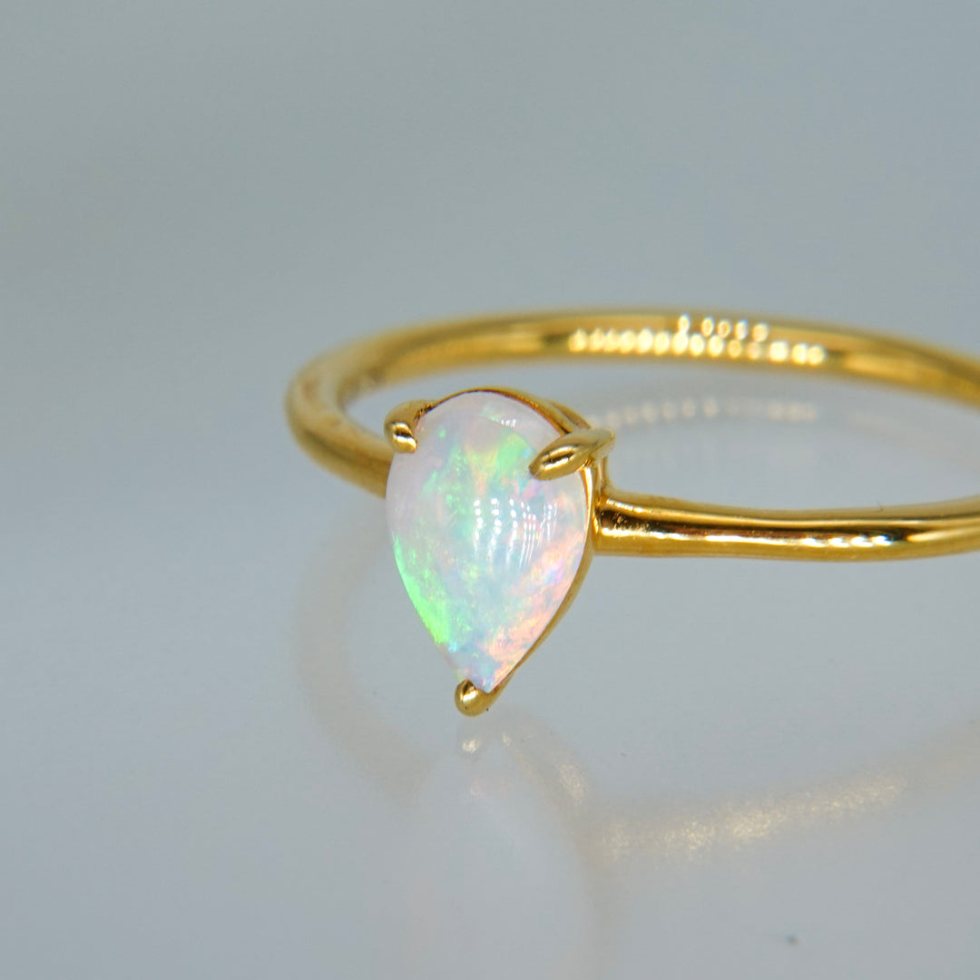 Cabochon opal ring B