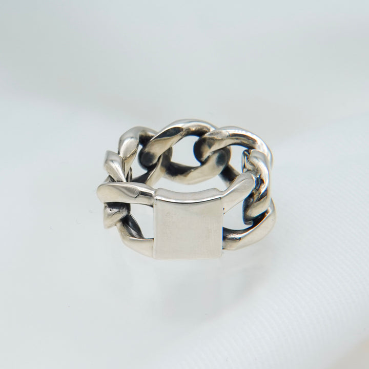 "Chain" plate ring