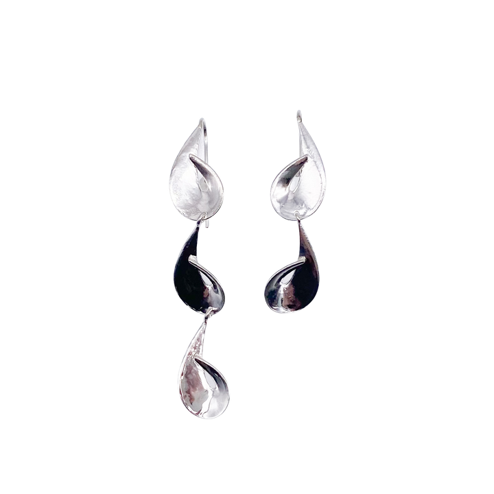 FLOWING EARRINGS