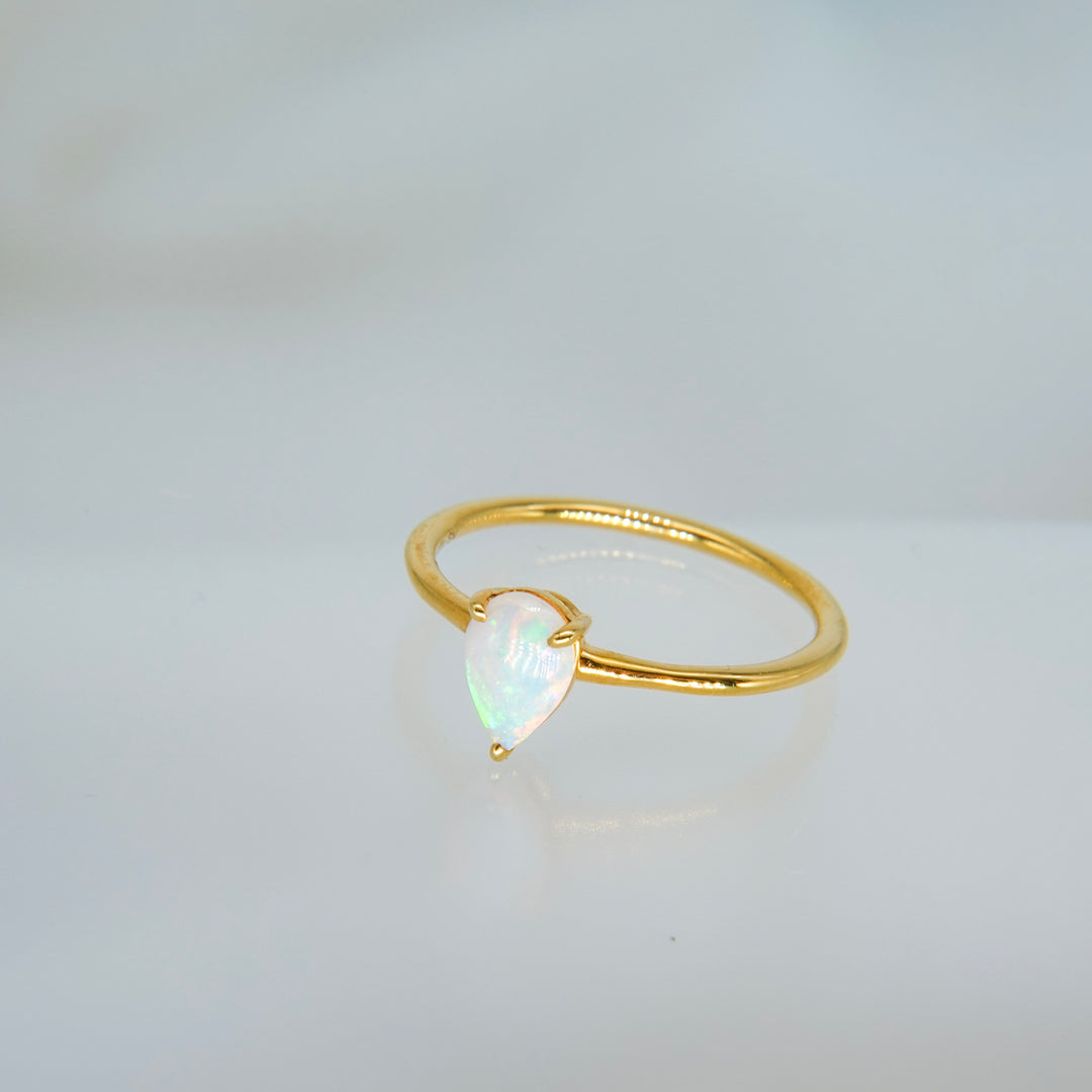 Cabochon opal ring B