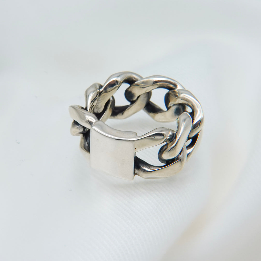 "Chain" plate ring