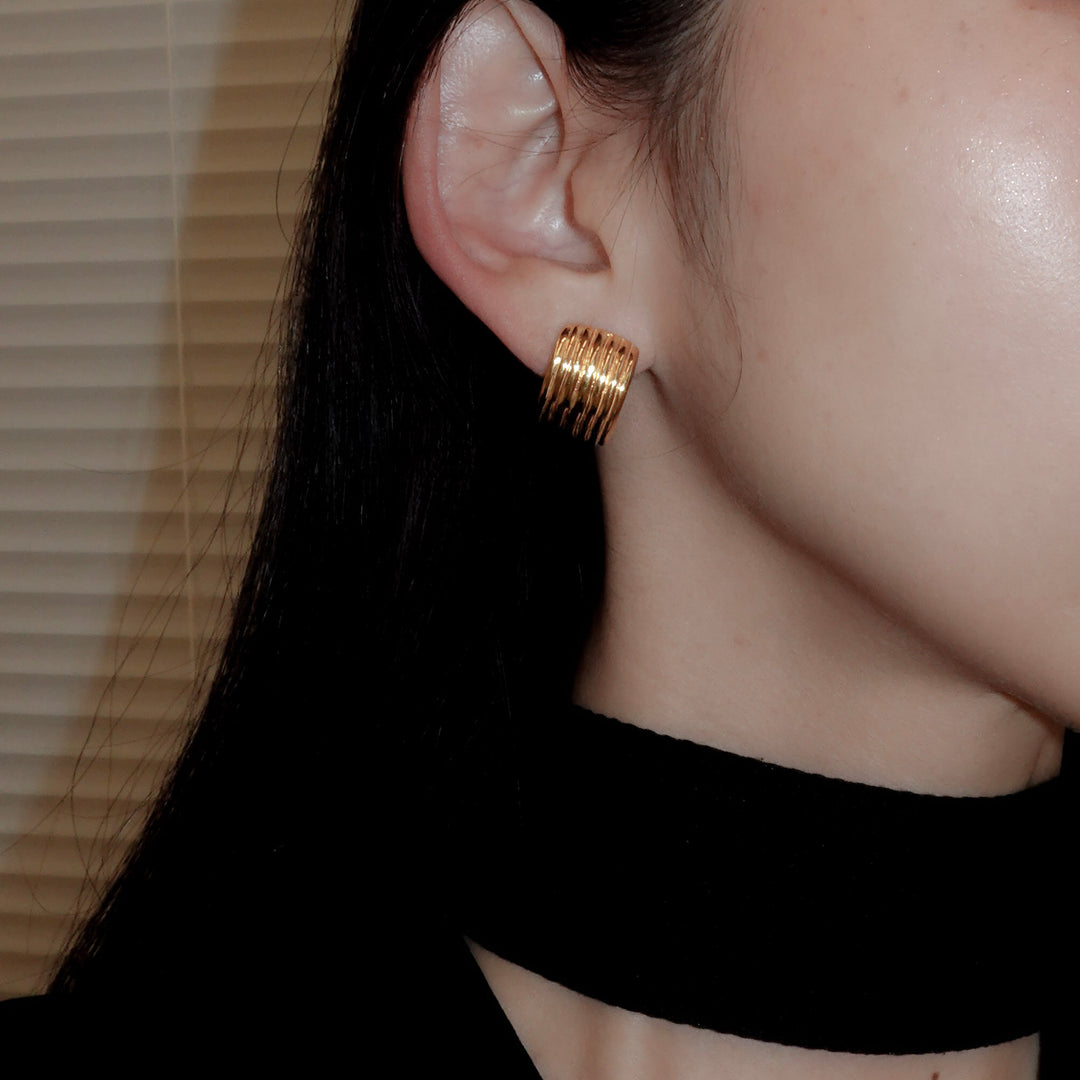 Chunky line curve earrings