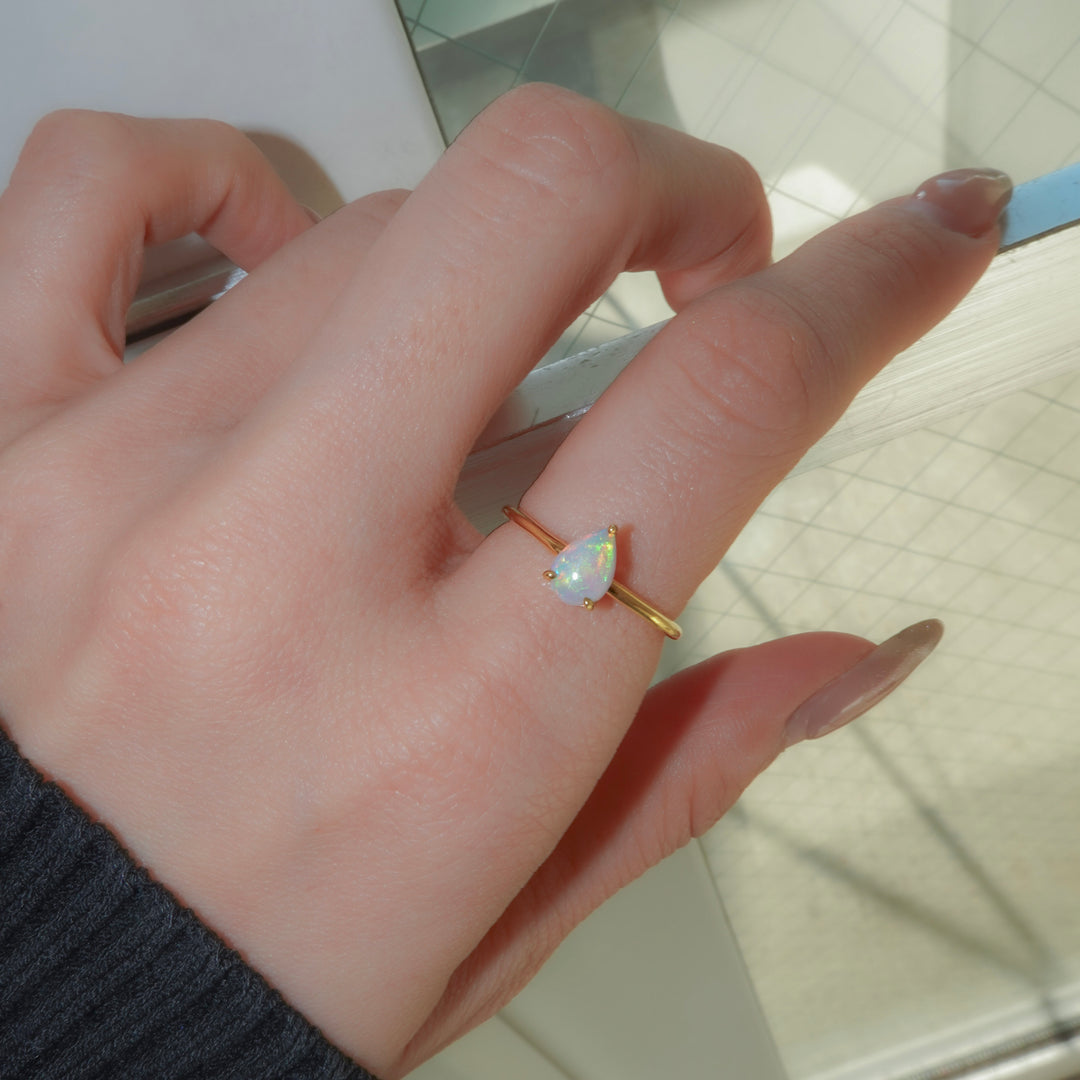 Cabochon opal ring B