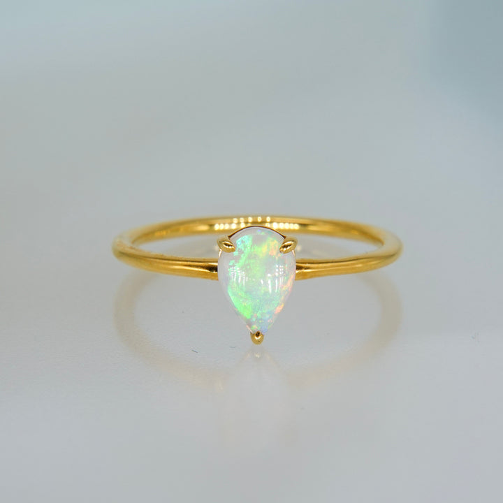 Cabochon opal ring B