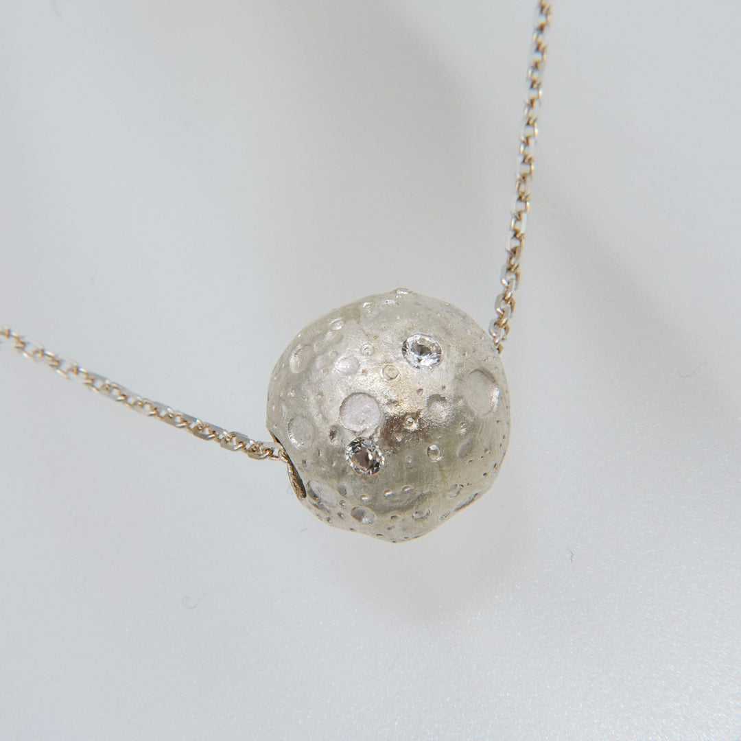 8 PLANETS Necklace (WHITE)