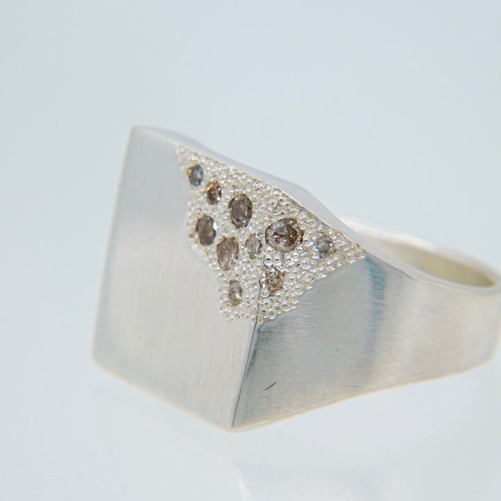 Hii Ring (Brown)