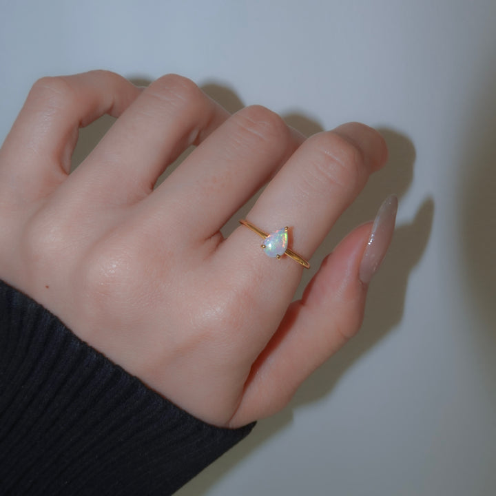 Cabochon opal ring B