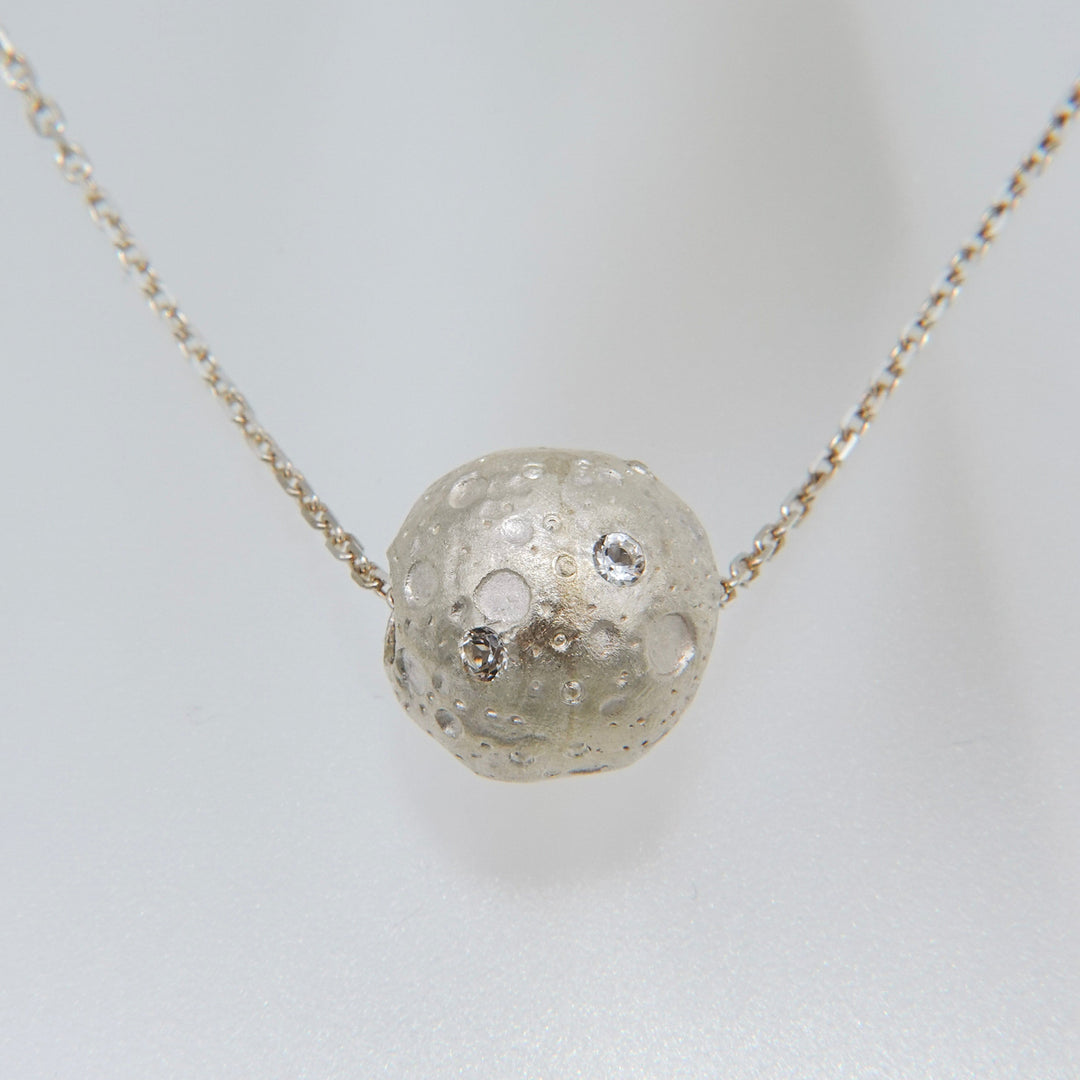 8 PLANETS Necklace (WHITE)