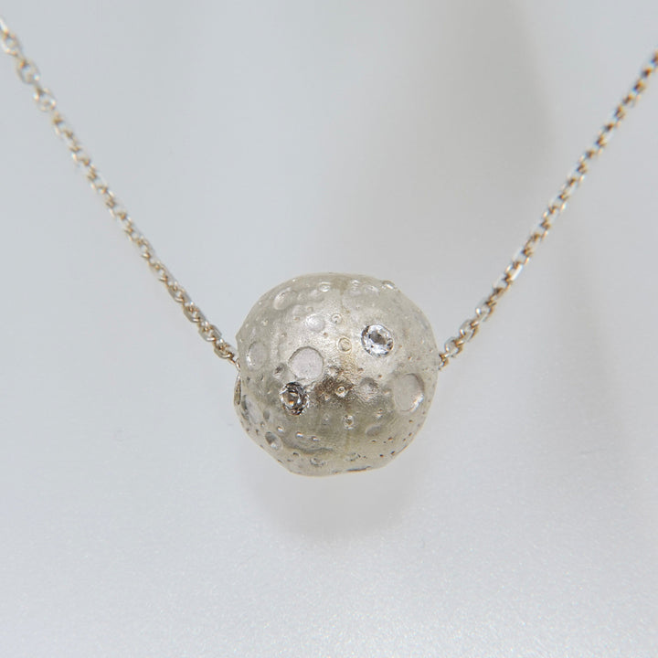 8 PLANETS Necklace (WHITE)