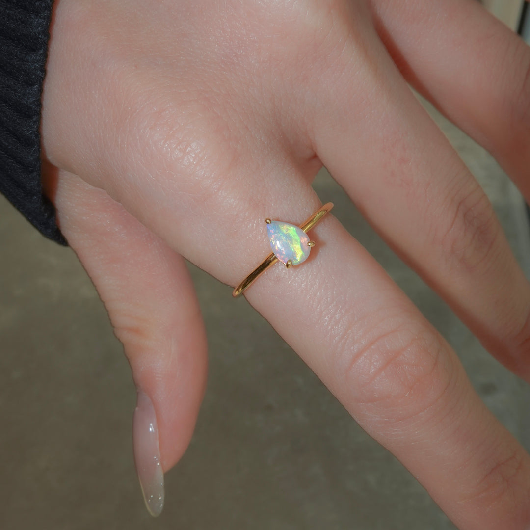 Cabochon opal ring B