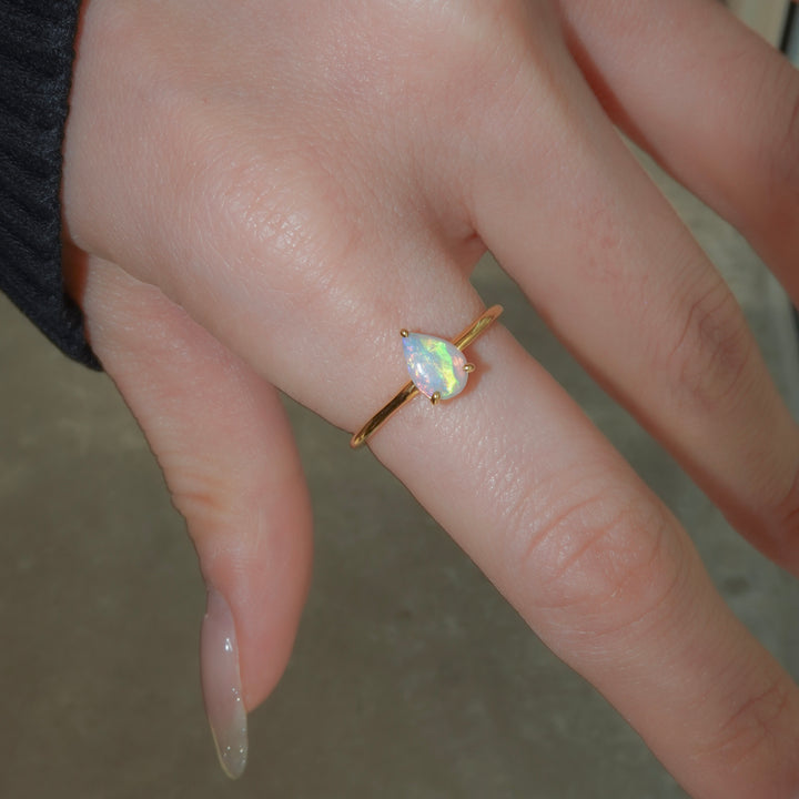Cabochon opal ring B