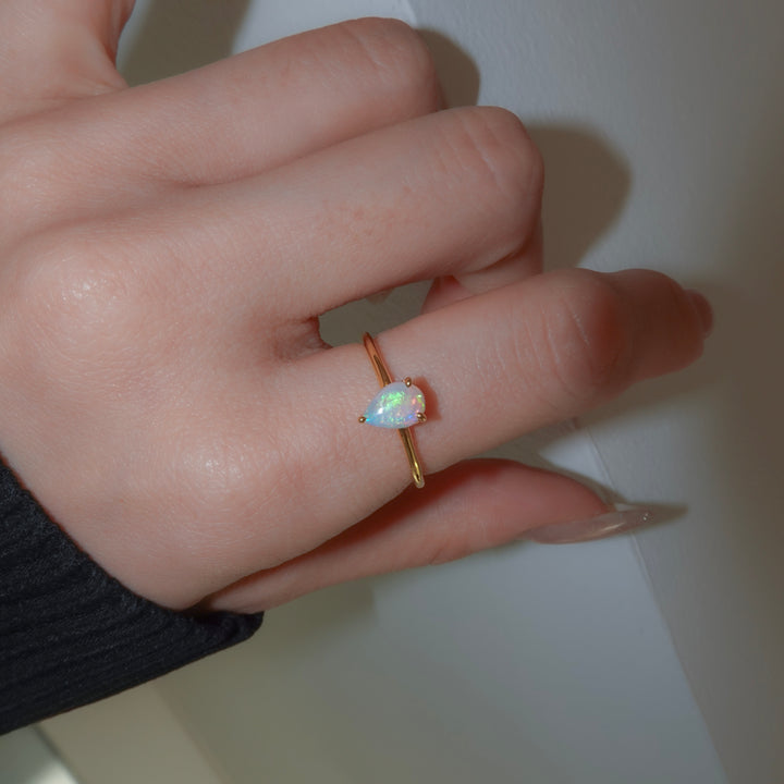 Cabochon opal ring B