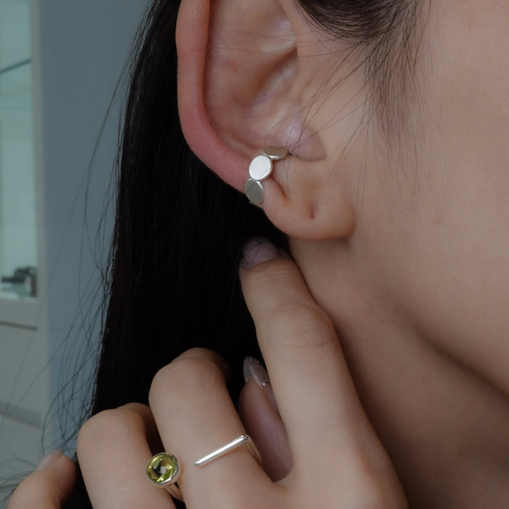 Circles Ear Cuff