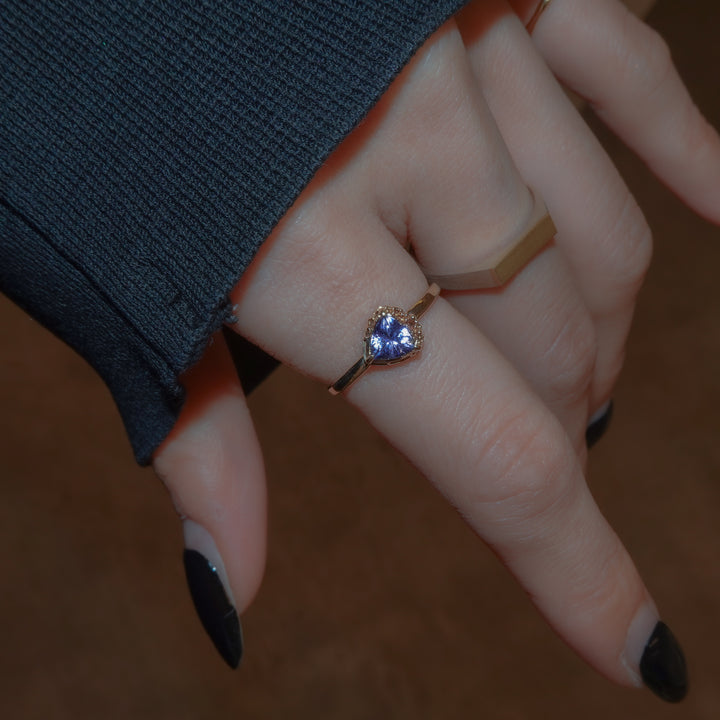 1977_Tanzanite