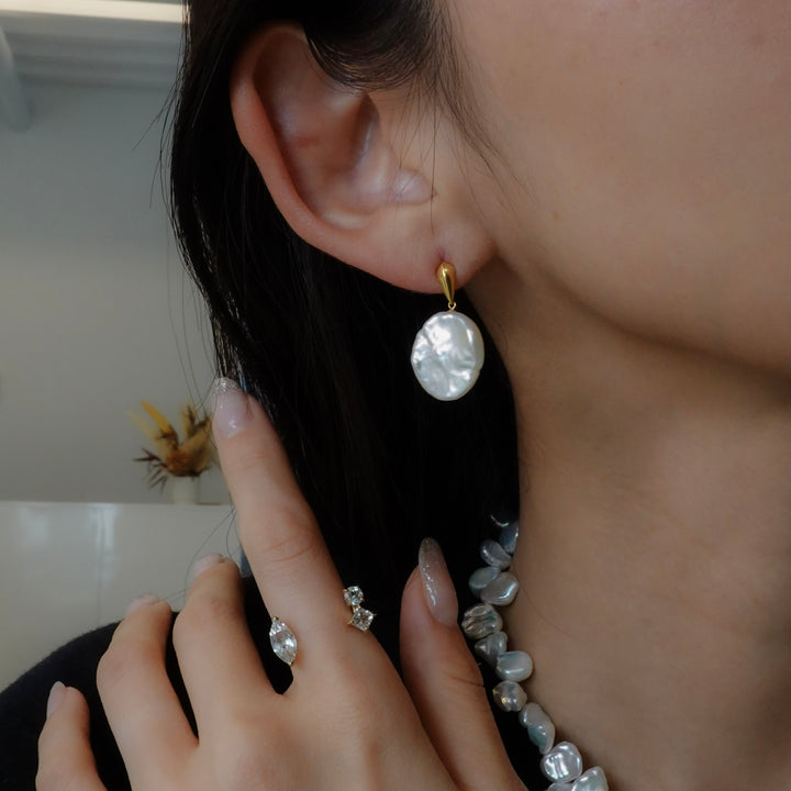 PETAL PEARL DROP EARRING SET (GD)