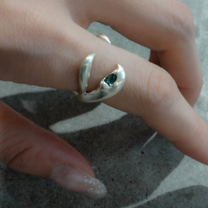 KÃNTI / Thorn Nectar (Teal Blue Sapphire)