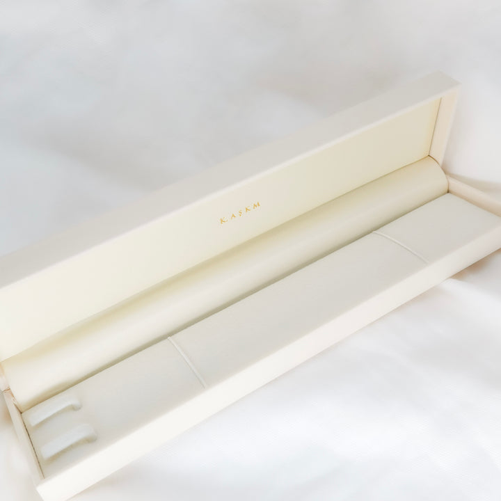 FALLING DEW HAND BRACELET