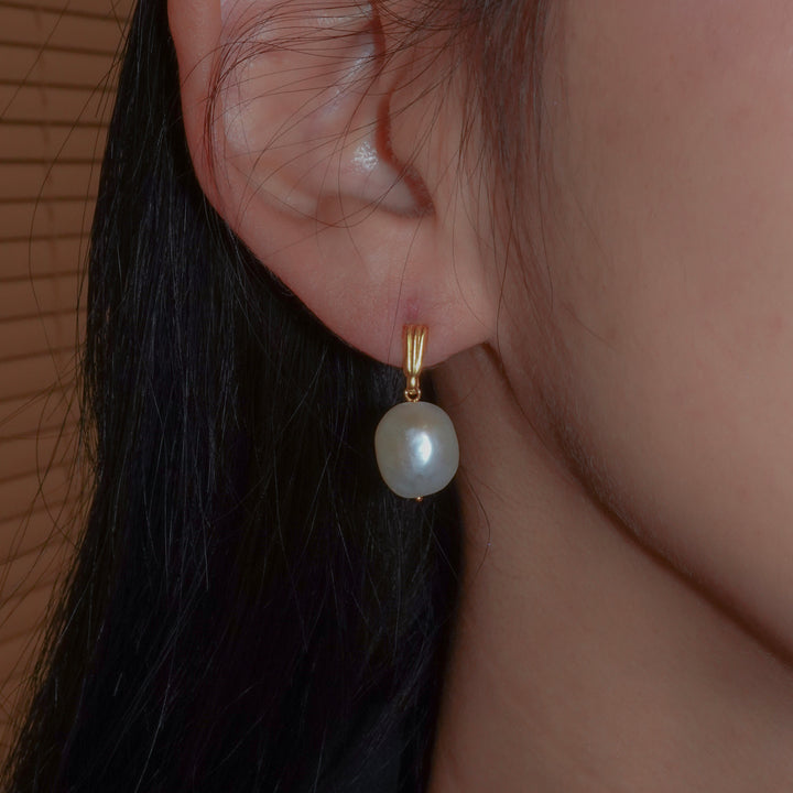 BAROQUE PEARL MEDIUM EARRINGS