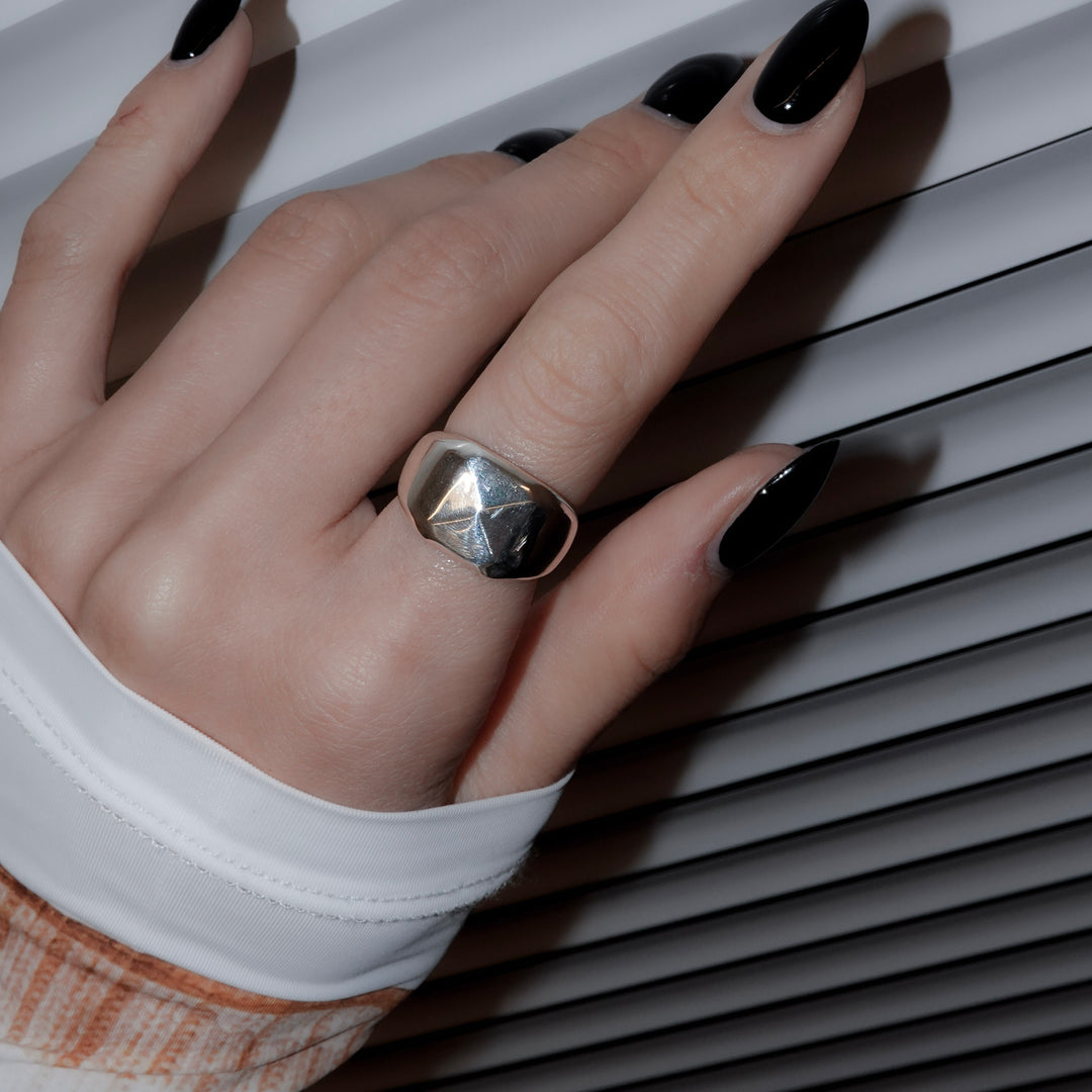 Stone cut ring medium