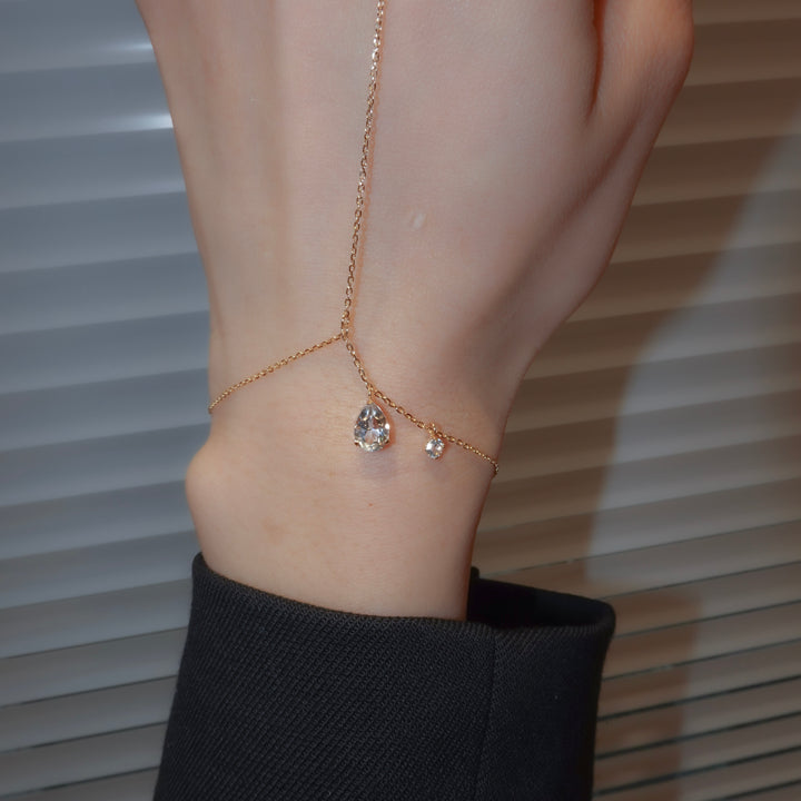 FALLING DEW HAND BRACELET