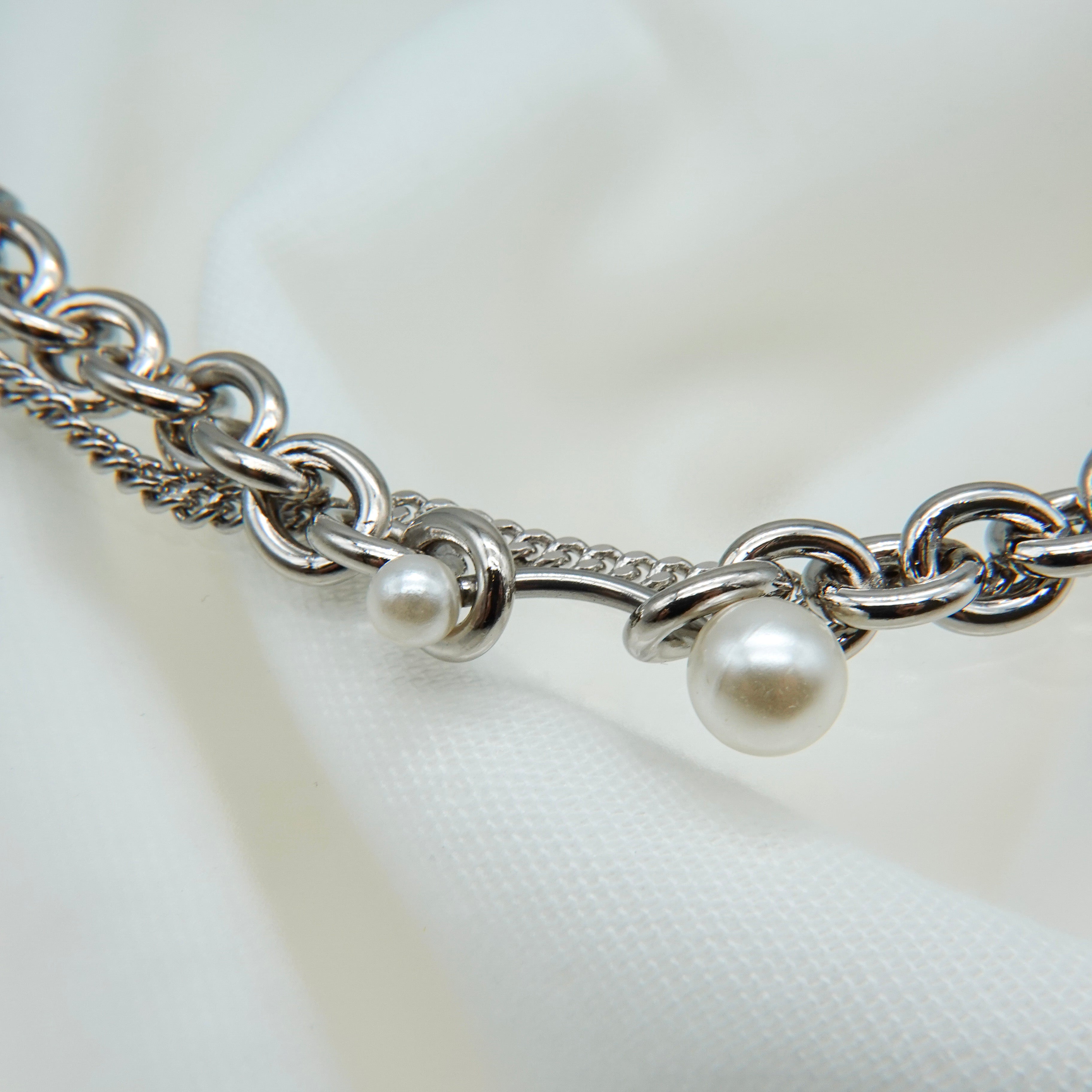 cygne ジレ julie ブラック cygne ジレ julie ブラック ジレ Julie ブラック | Cygne