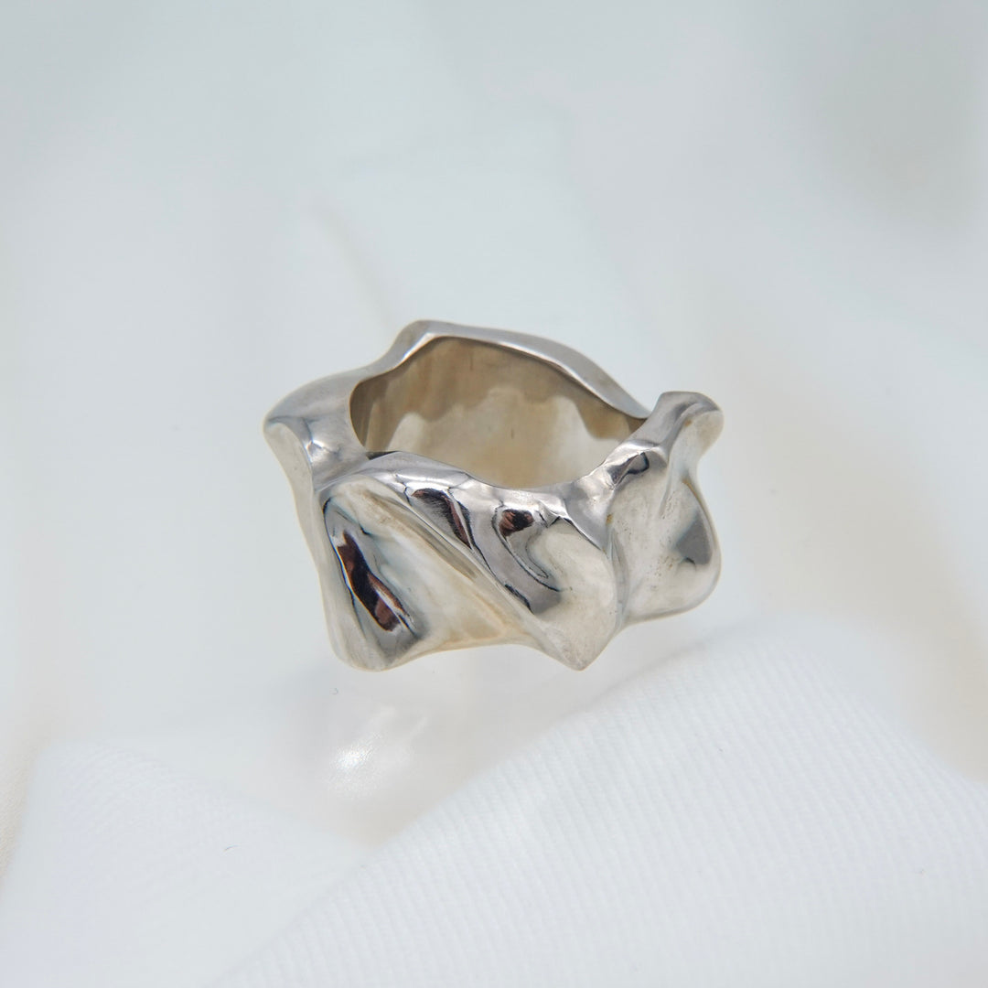 sculpture ring