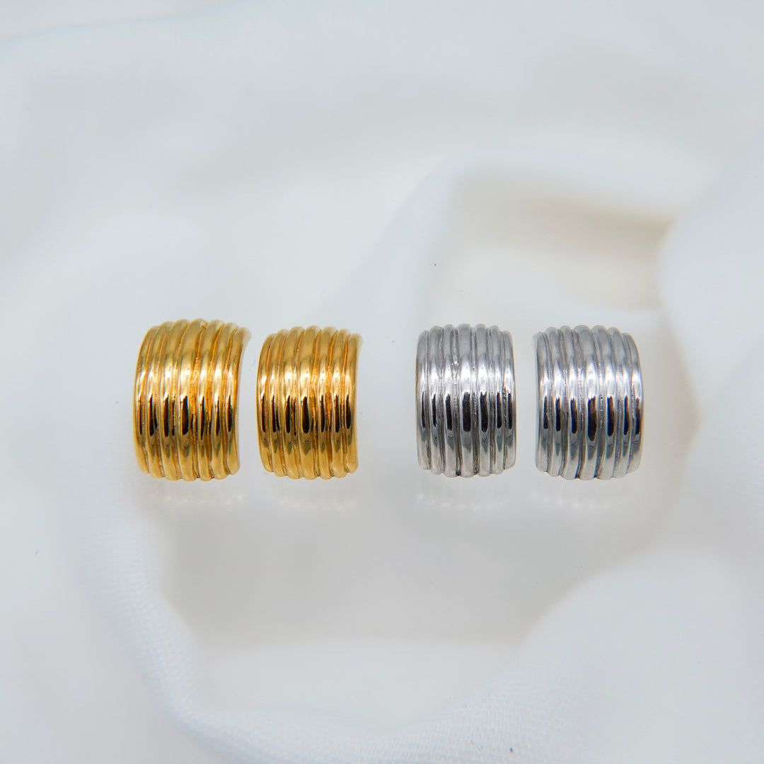 Chunky line curve earrings